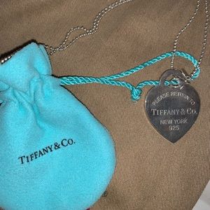 TIFFANY & CO NECKLACE